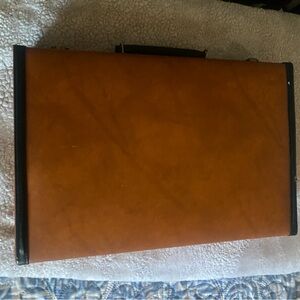 Vintage Faux leather briefcase style portable backgammon set, checkers.